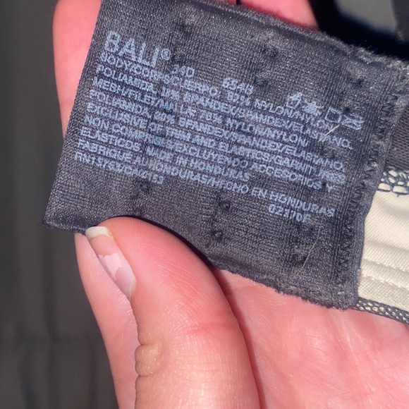 Women’s black and cream lace bra 34D - Picture 4 of 7